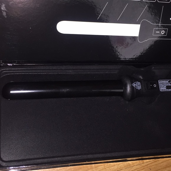 Lionesse Beauty Bar 25/25 Curling BLACK Wand - Picture 3 of 6